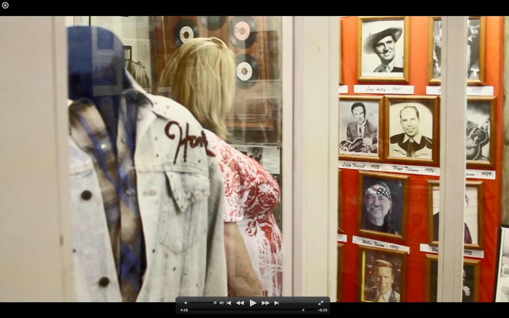 Visitor at Lefty Frizzell Museum